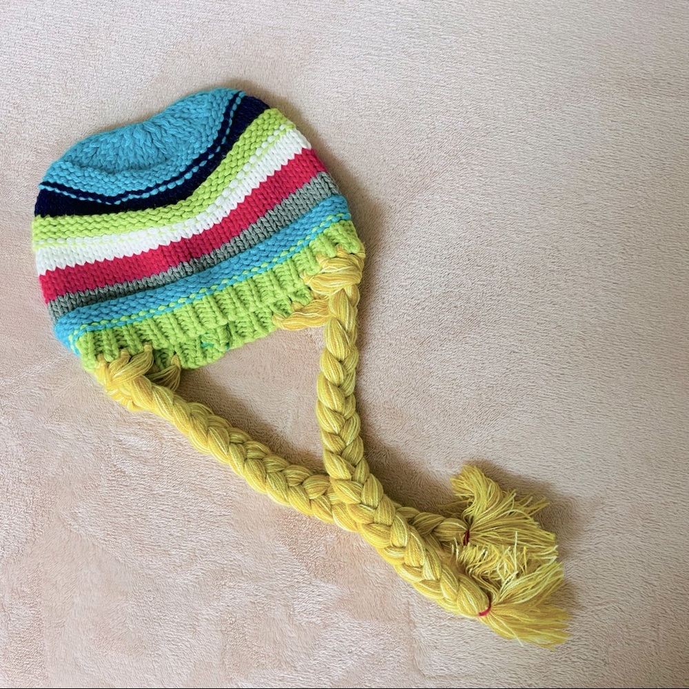 🌹Claire's Beanie with Golden Braids